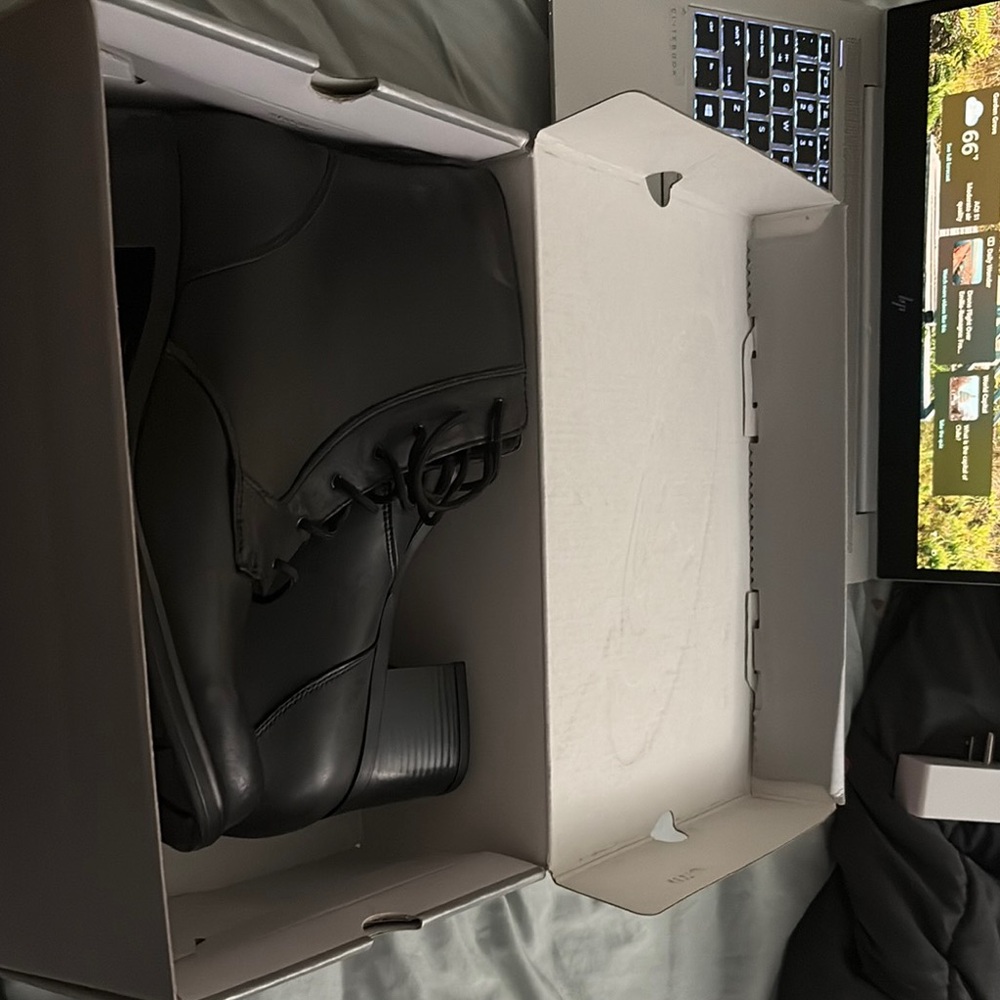 Sporto Black Lace Up Boots